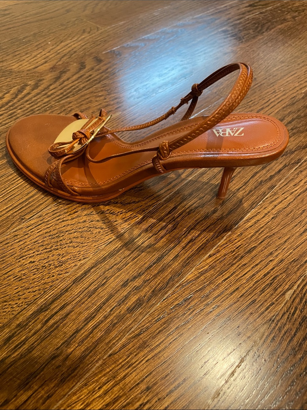 ZARA Brown Leather Knot-Strap Slingback Sandals with Gold Accent - Picture 3 of 6